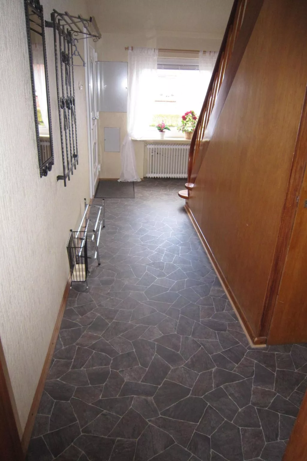 Mit Garten und Terrasse-Binnen