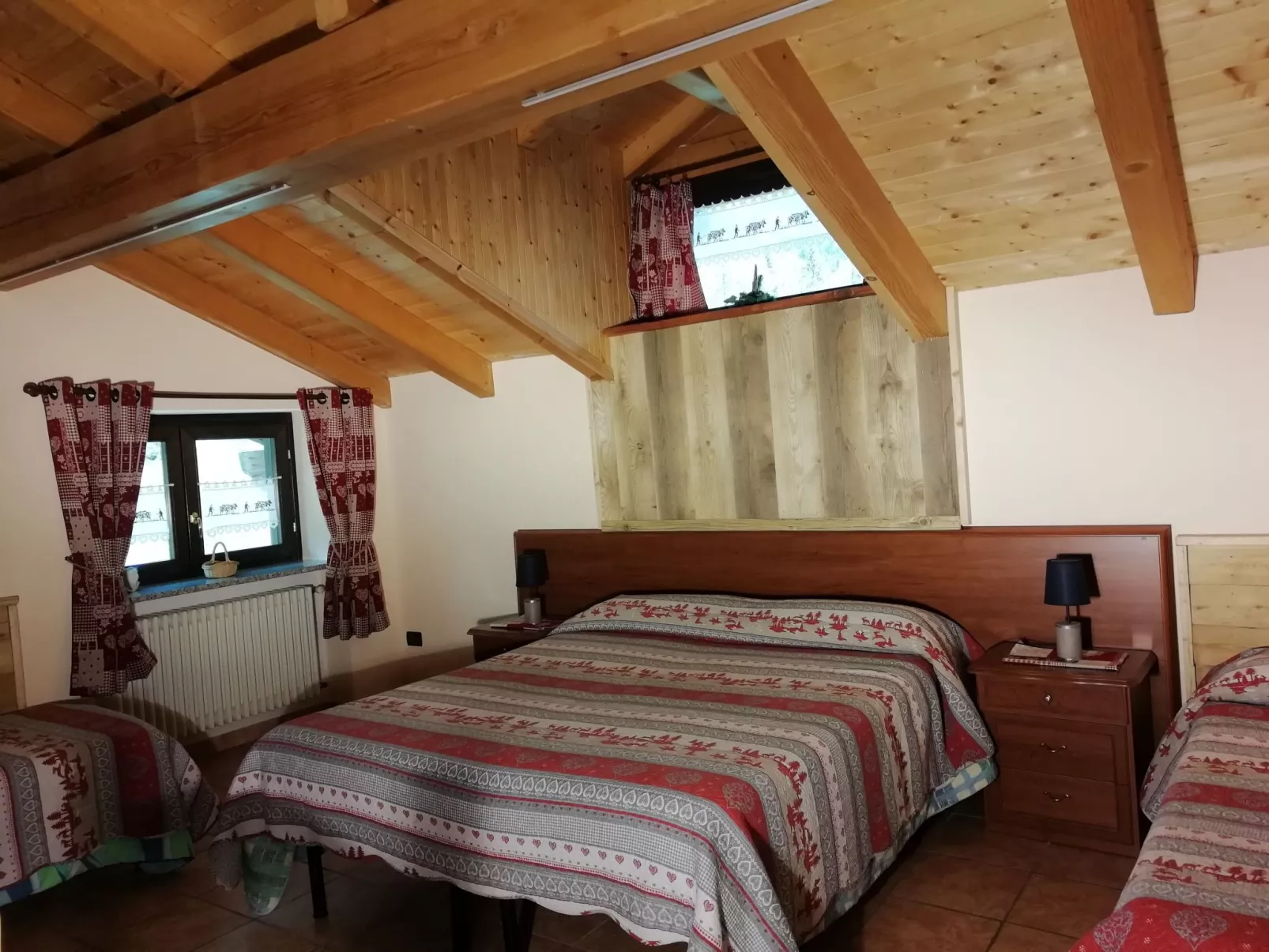 Helle, panoramische Wohnung in den Alpen.-Binnen