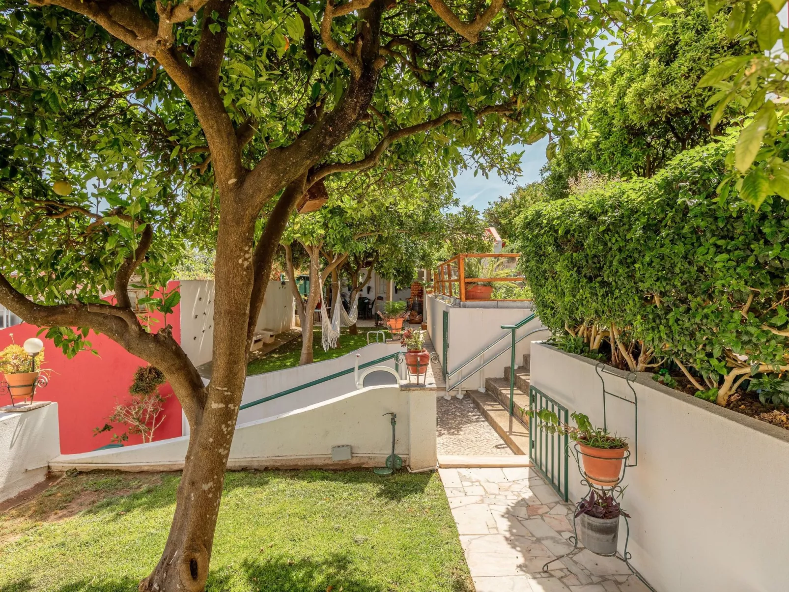 In Algés mit Kleinem gemeinsamem Pool - Buiten