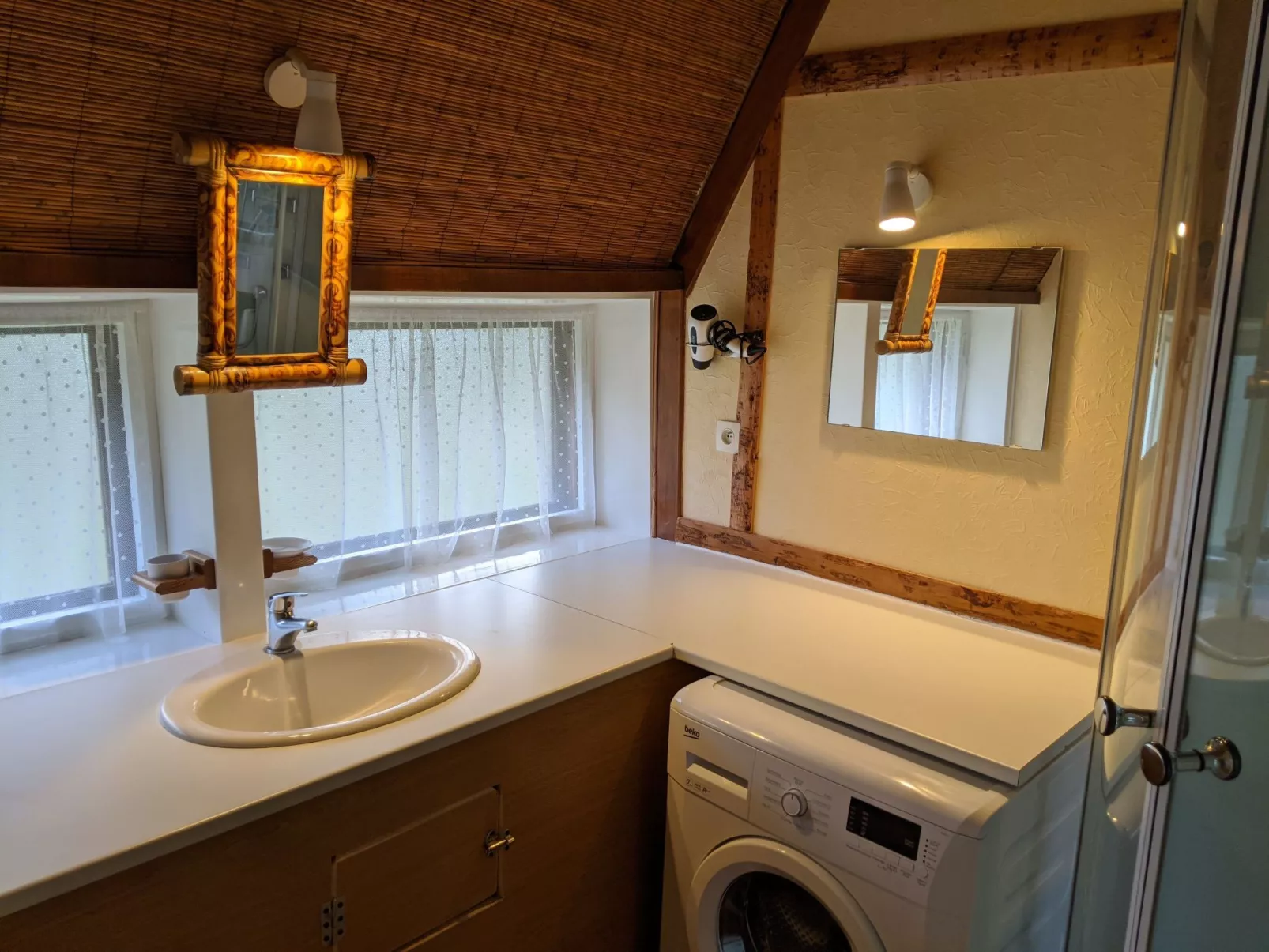 Charmantes Ferienhaus mit gemeinsamem Grill-Image-tags.info