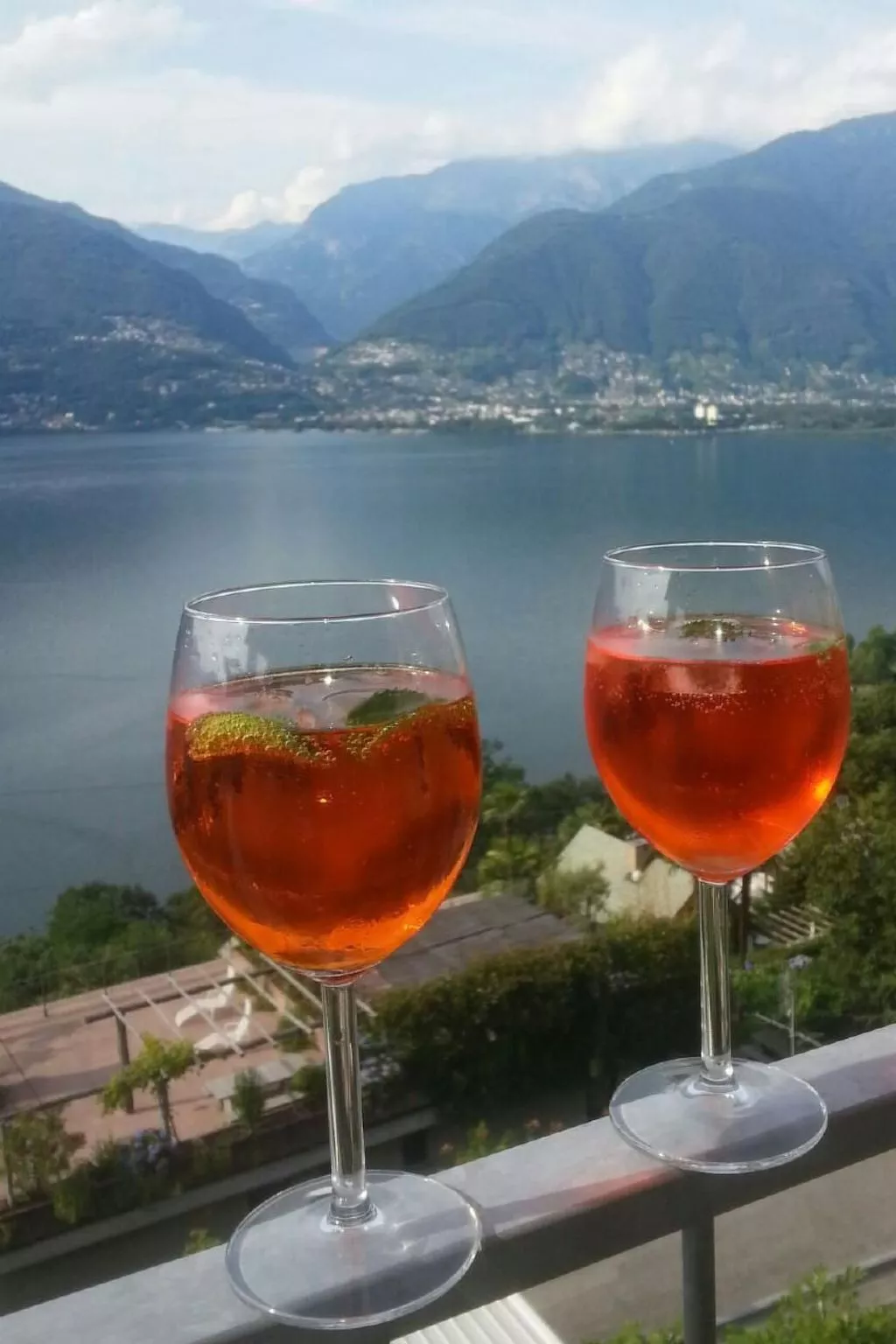 Wohnung an Traumlage mit Tessinerflair-Buiten