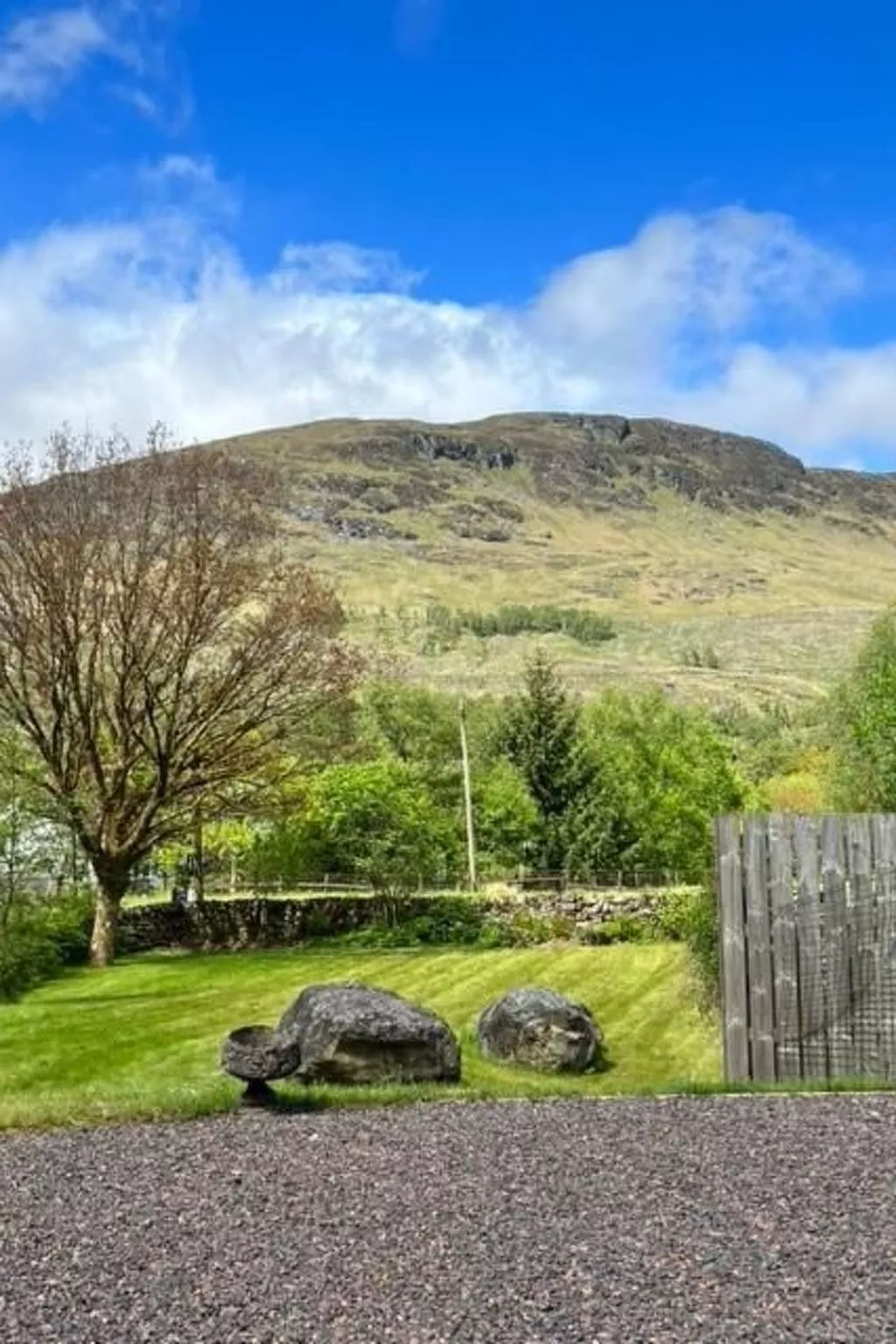 Benmore Farm House in Stirling mit Bergblick-Buiten