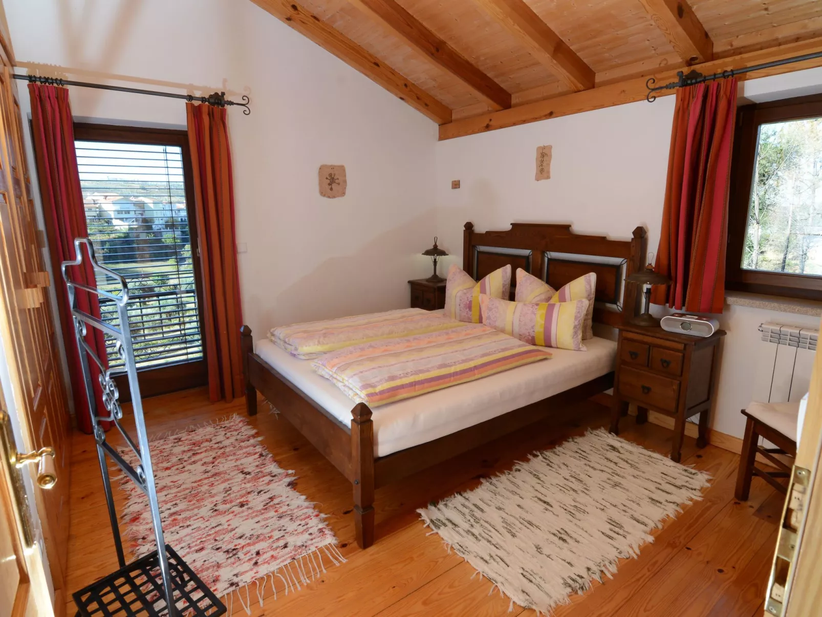 Mit Sonnenterrasse und großem Garten-Binnen