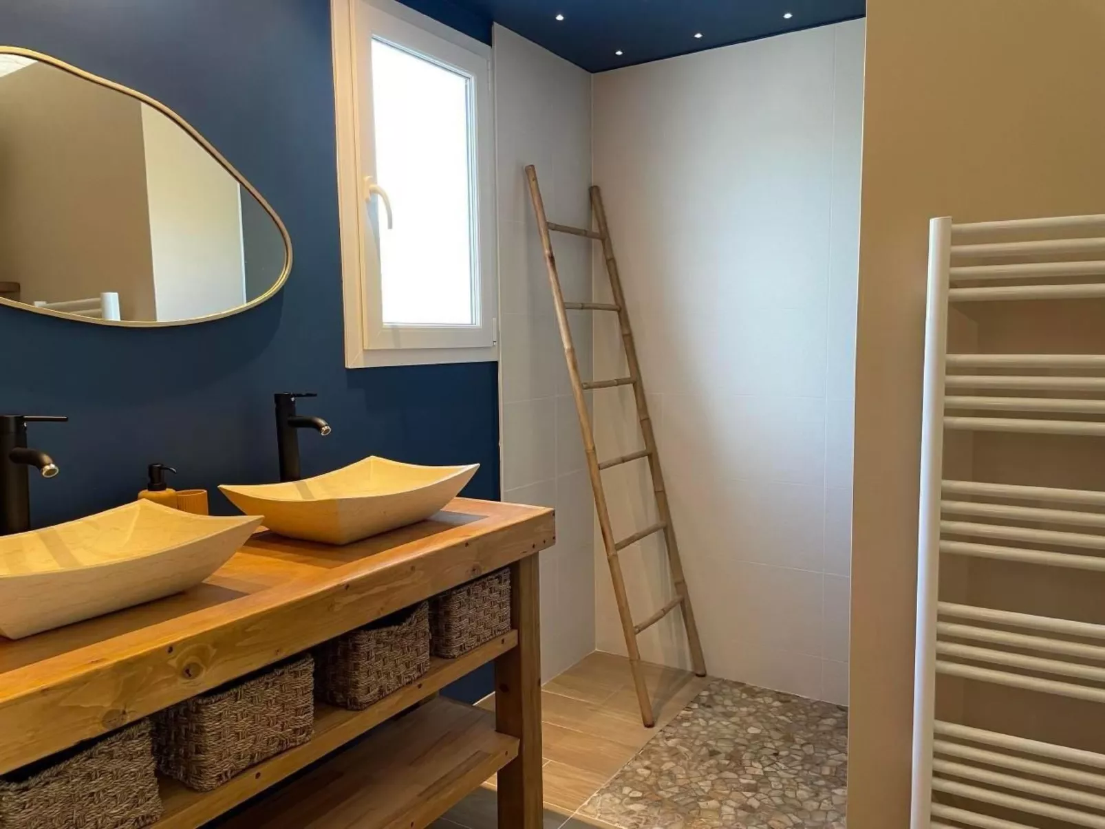 Villa Eden Bleu - Haus in Südlage mit beheiztem Pool und privatem Whirlpool-Binnen