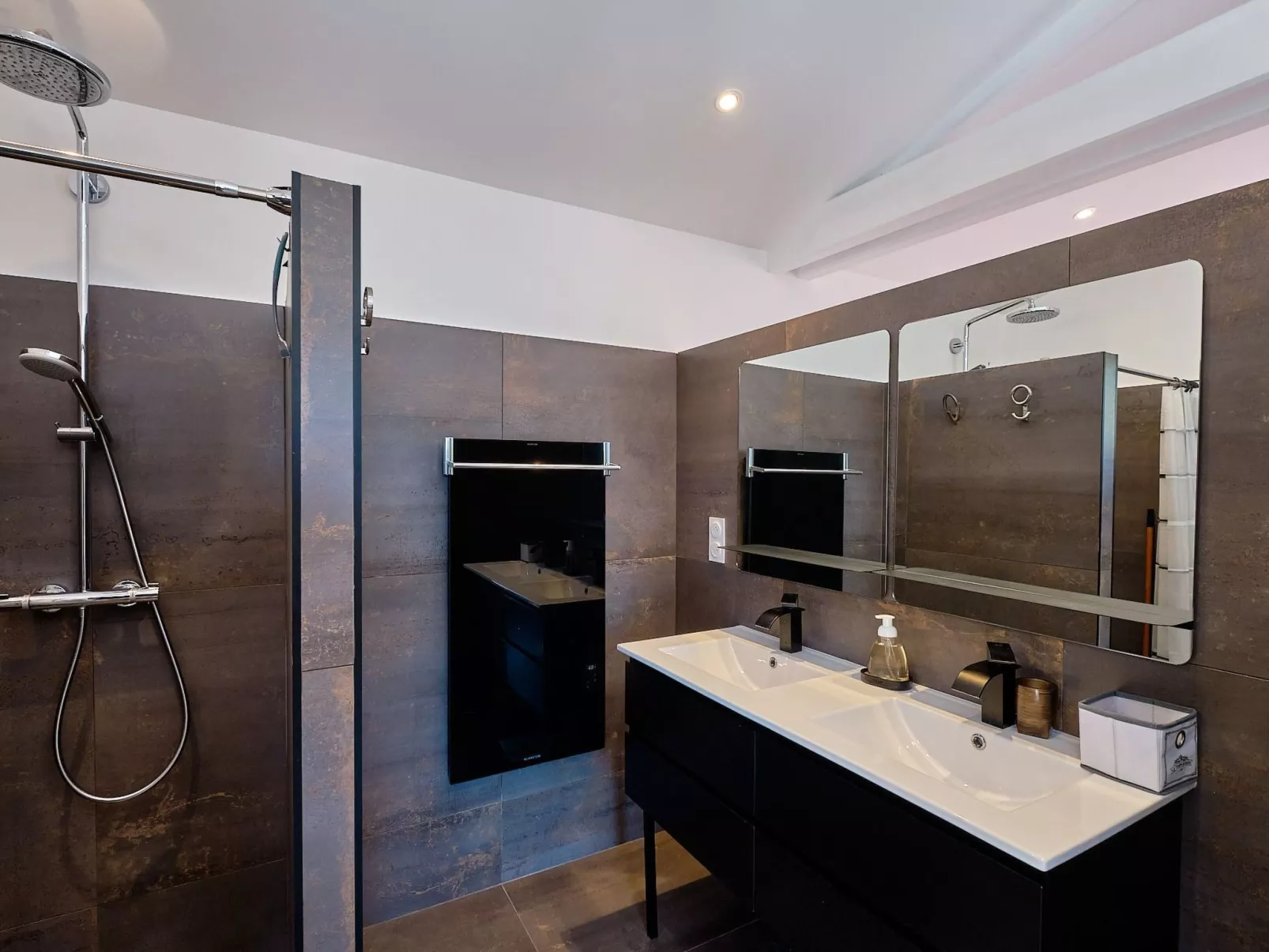 950m vom Meer, herrlicher MEERESBLICK, Pool, Jac-Binnen