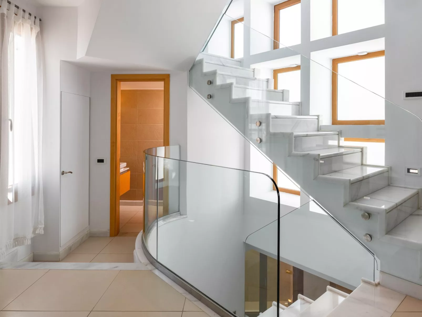 Schöne weiße Ferienvilla Liebe-Binnen