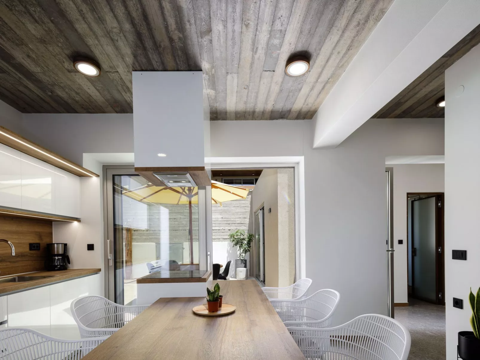 "Domus Aestas Myrtia"-Binnen