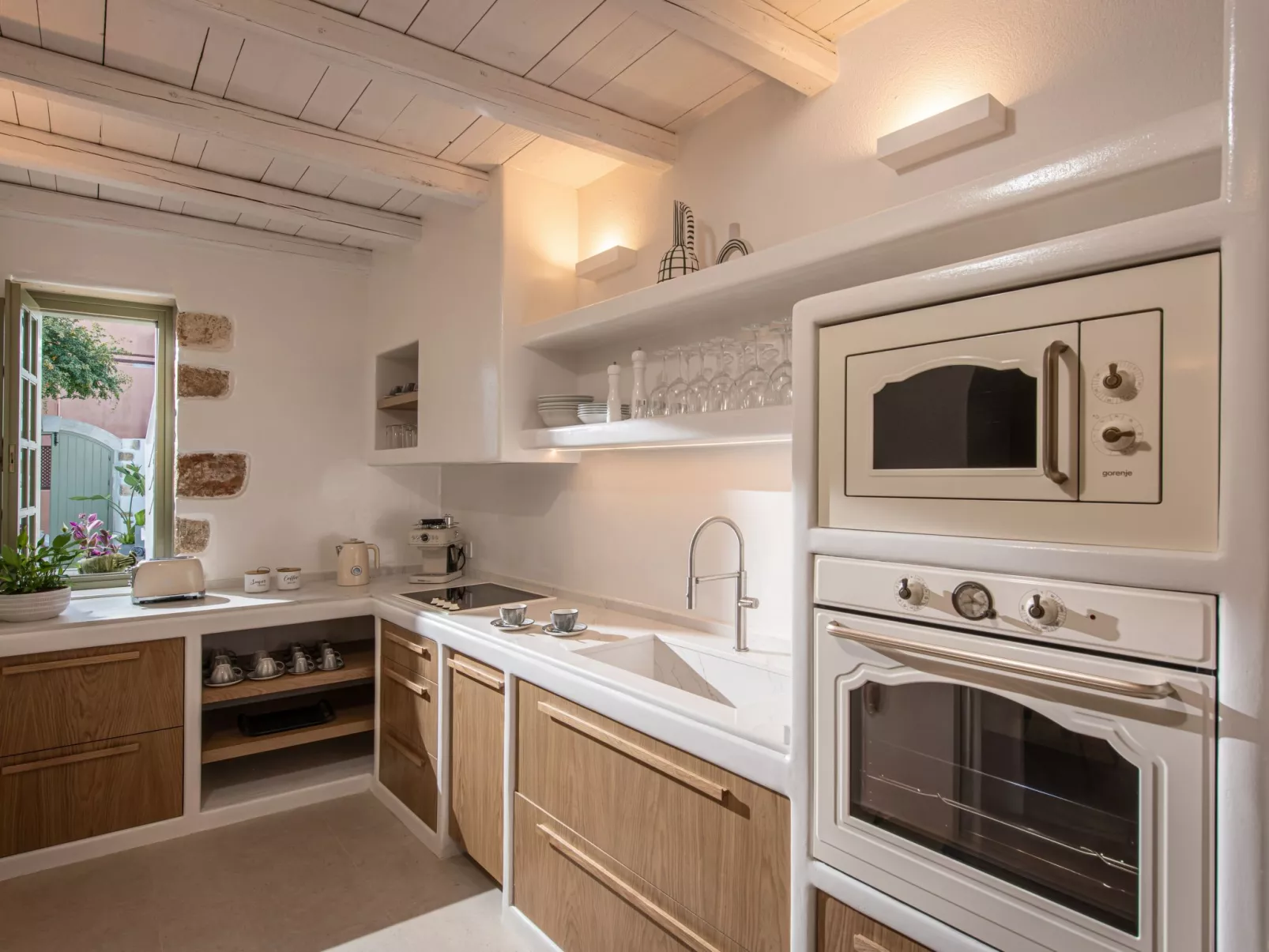 Mint Villa "by Checkin"-Binnen