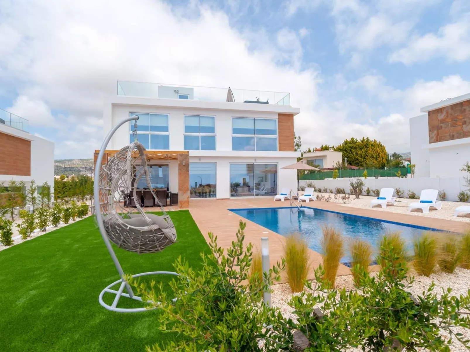 Coral Elite Residence mit Pool und Whirlpool