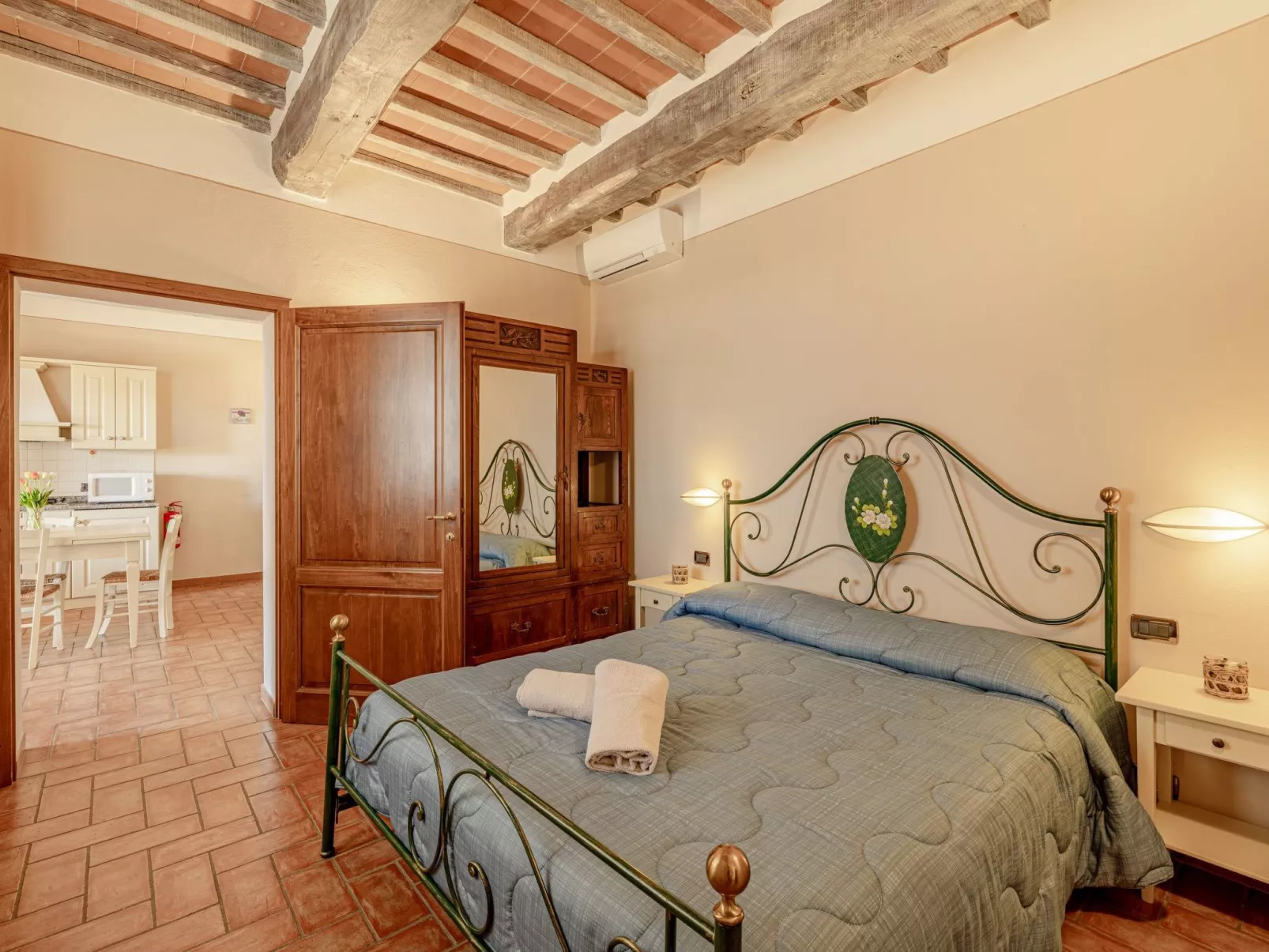 Sanguineto' Wohnung mit Schwimmbad-Image-tags.info