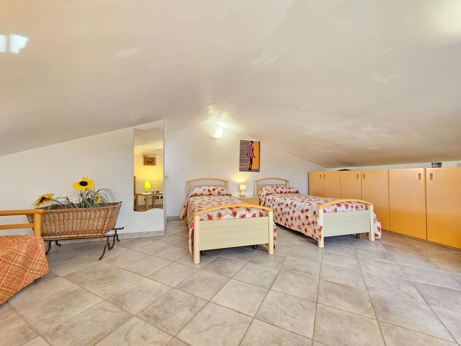 Helle mediterrane Villa mit Veranda und Garten-Binnen