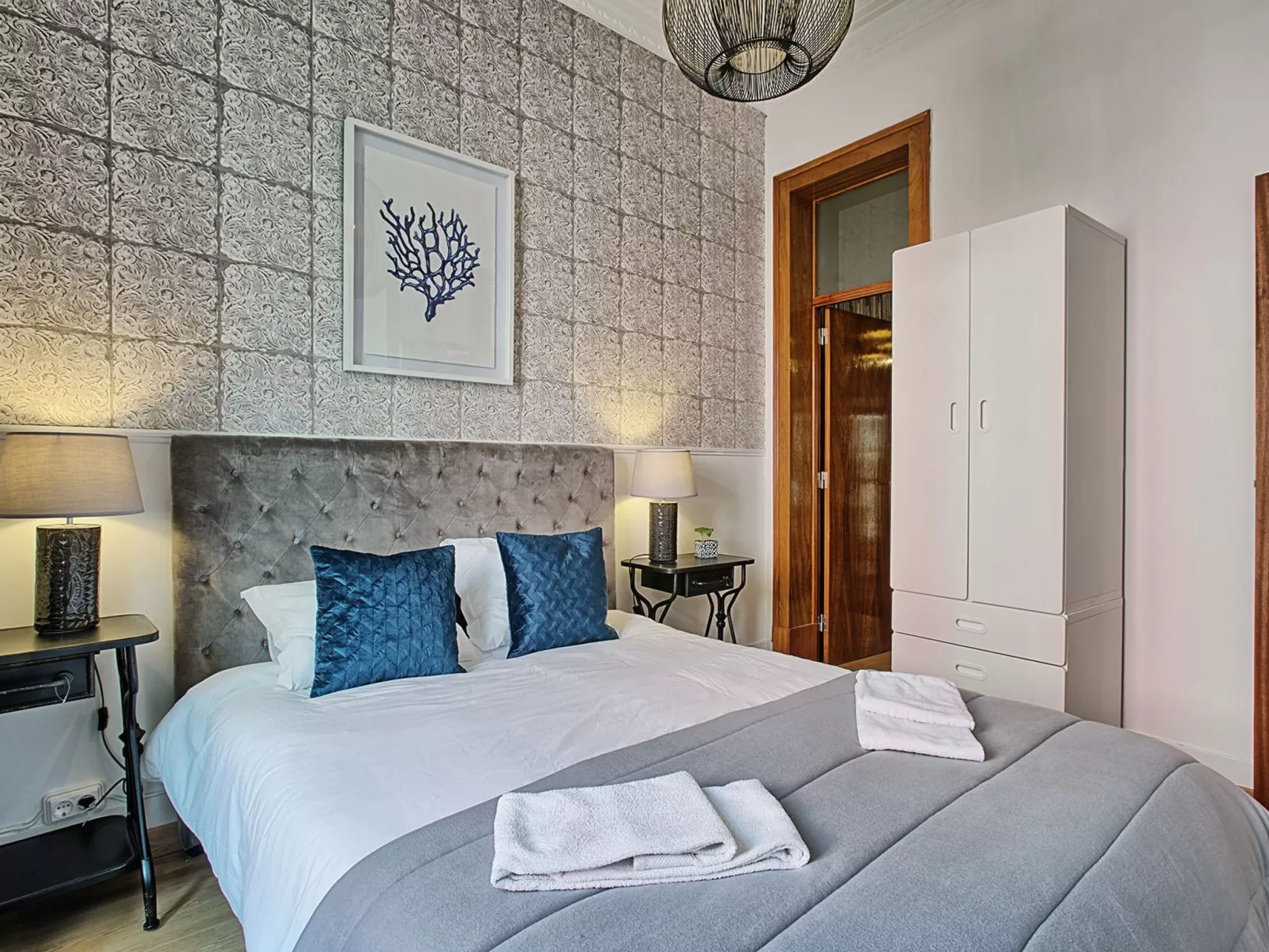 António Pedro-Binnen