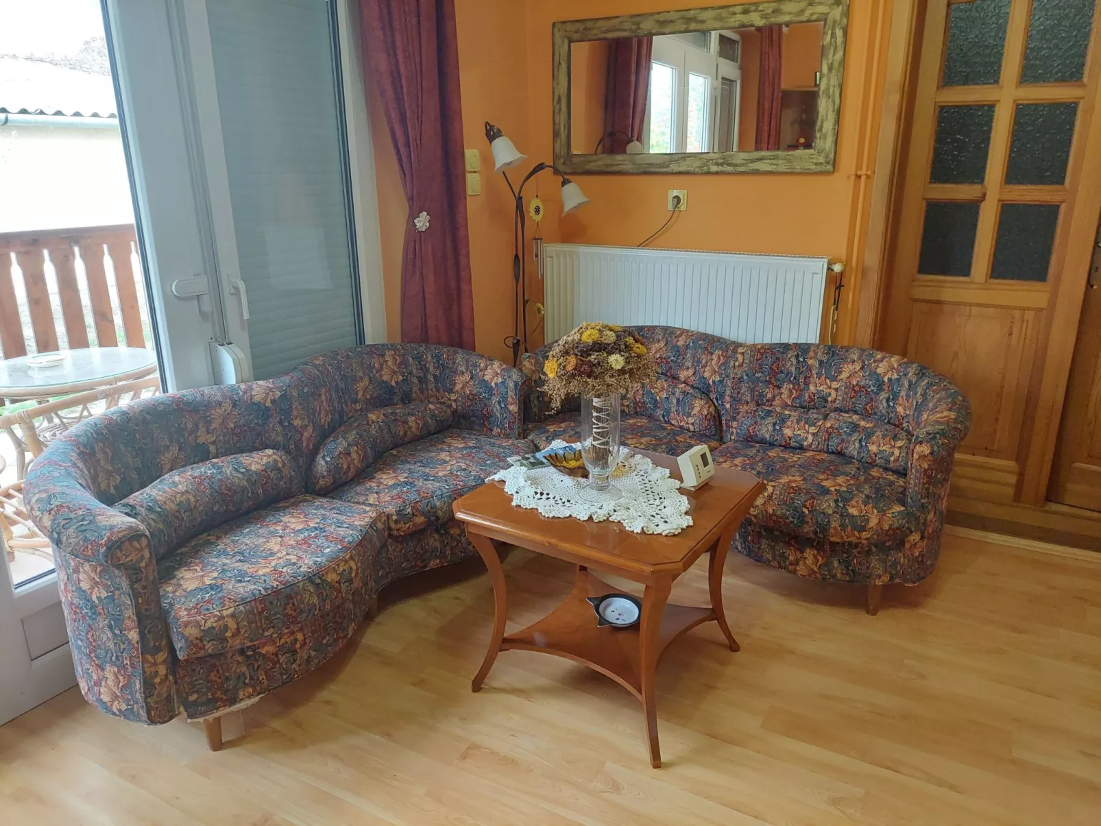 Schönes Ferienhaus mit Pool in ruhiger Lage-Binnen