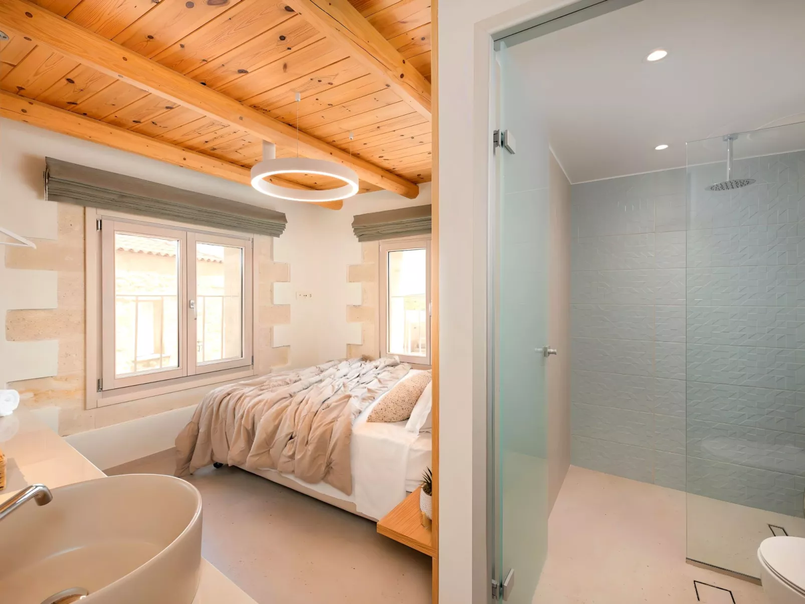 Hidden Gem Pool und Jacuzzi-Binnen