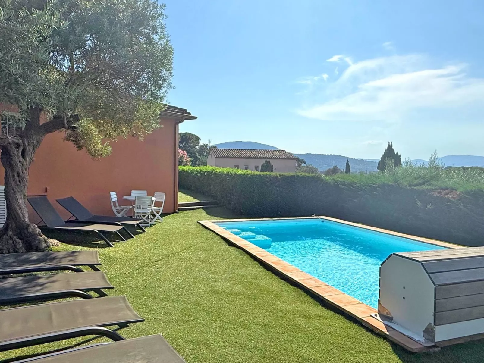 Villa Beauchene - Privates Schwimmbad - Klimaanlage - Buiten