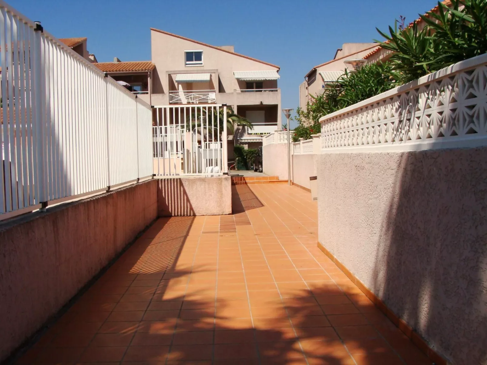 Wohnung "Clos 226" mit Blick auf das Wasser - Buiten