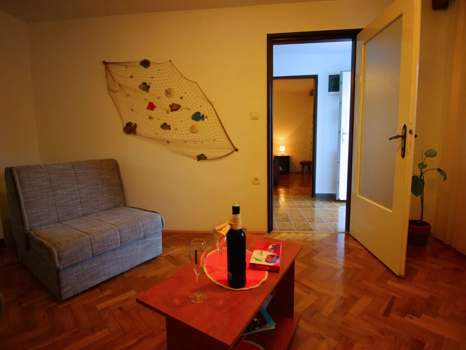 Am schönen Kieselstrand.-Binnen