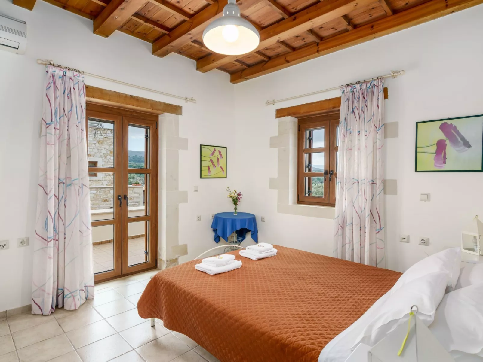 Villa "Arodamos" mit Garten, Grill und Terrasse-Binnen