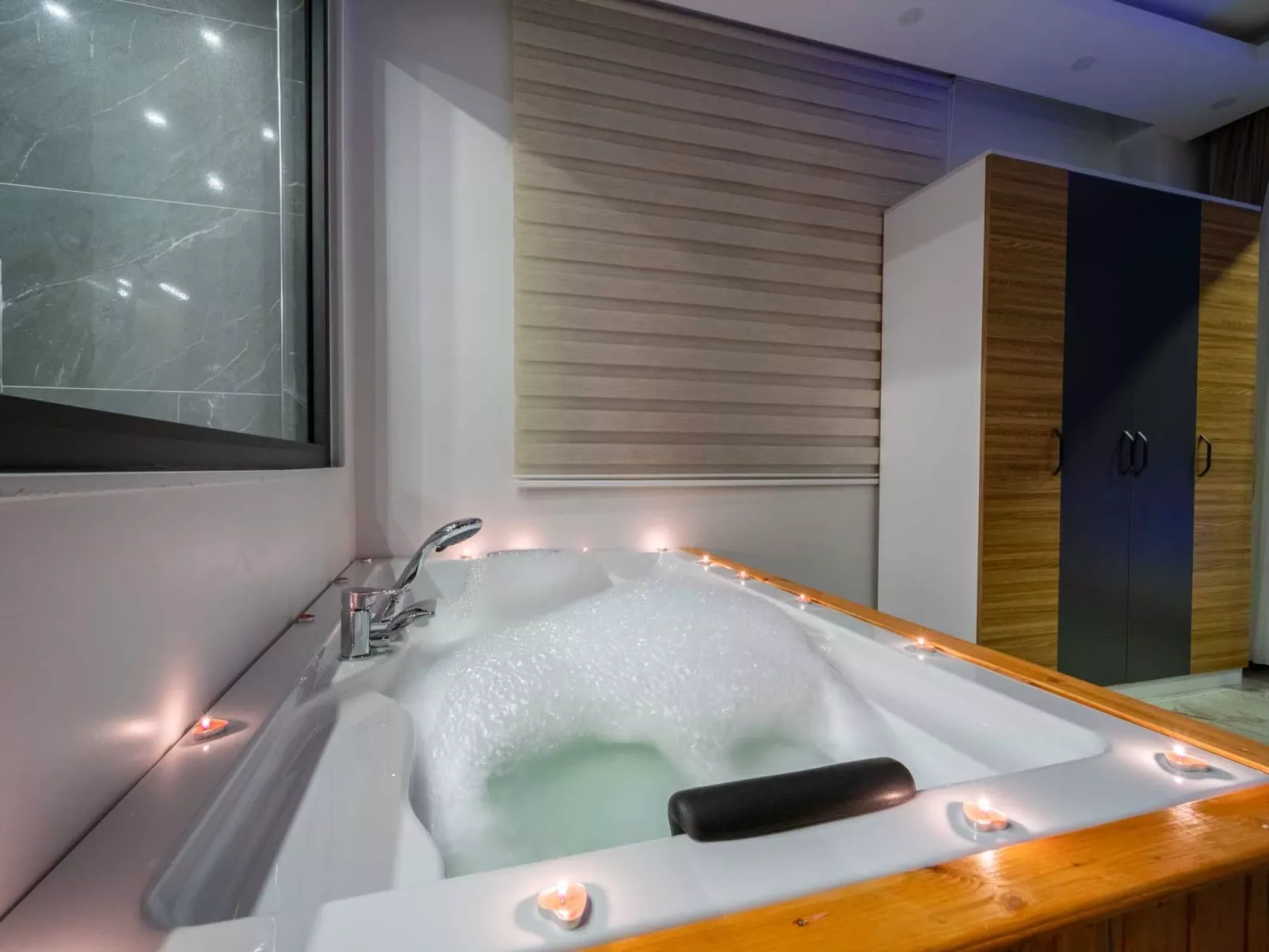 Luxuriöse Villa "Sard 3" mit Jacuzzi-Image-tags.info