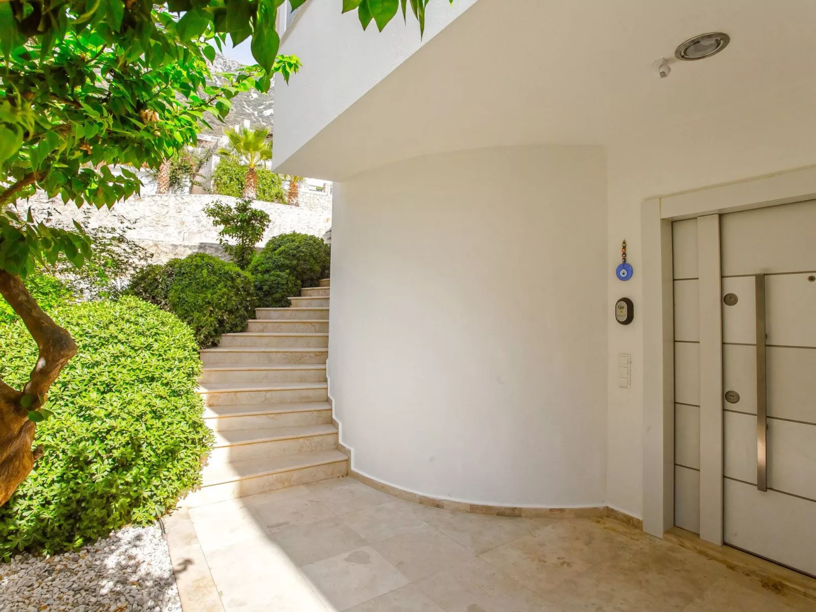 Villa für 10 P mit unglaublichem Ausblick-Buiten