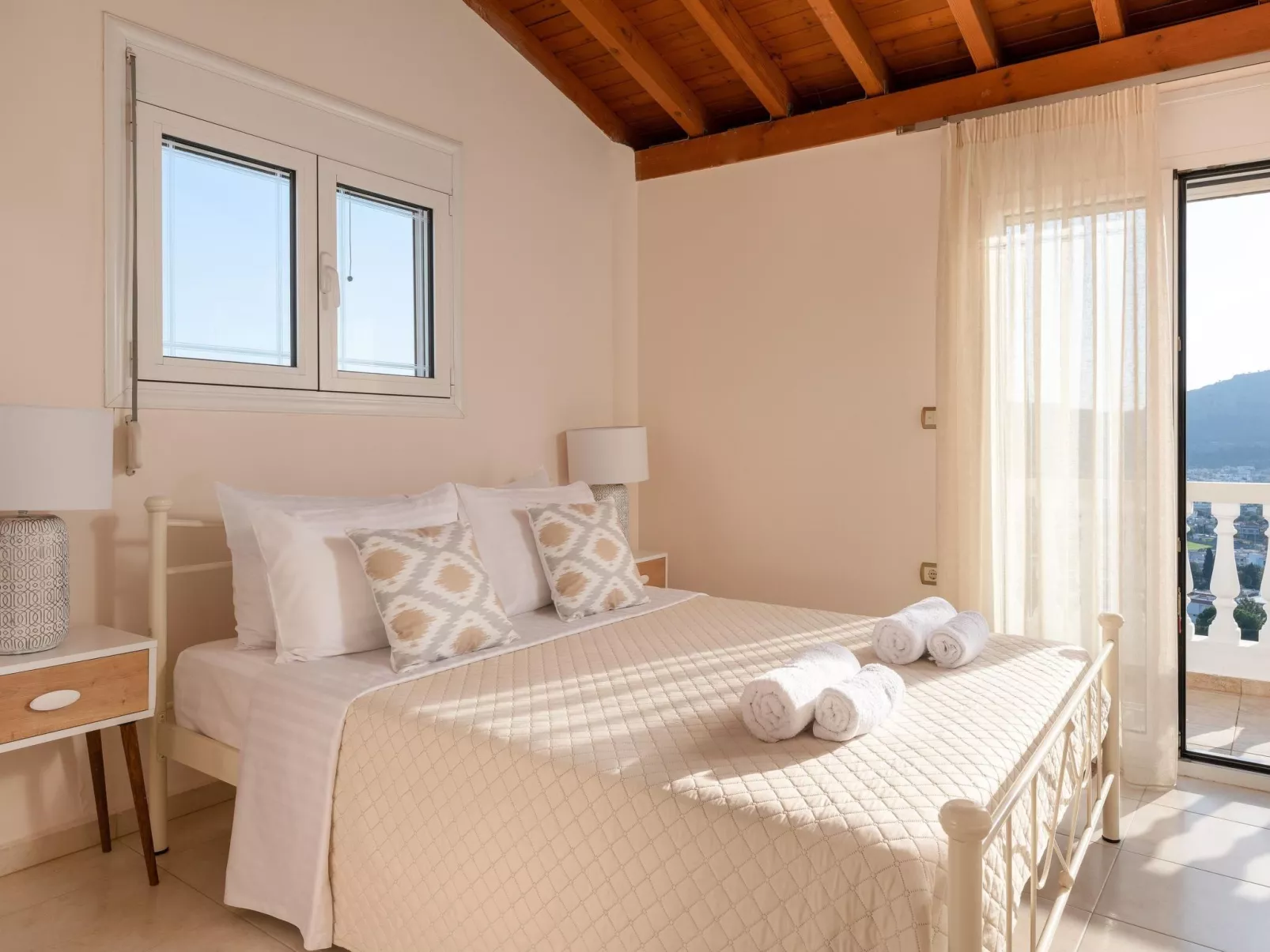 Villa Kamos in Archangelos-Binnen