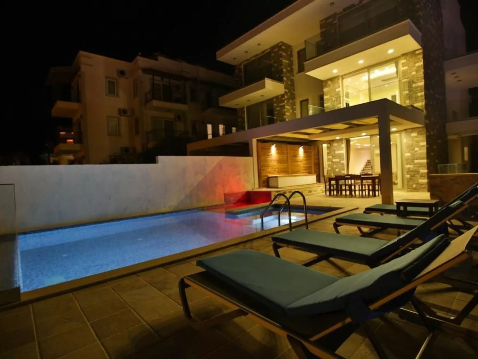 Villa Pool 2 mit Meerblick-Image-tags.info