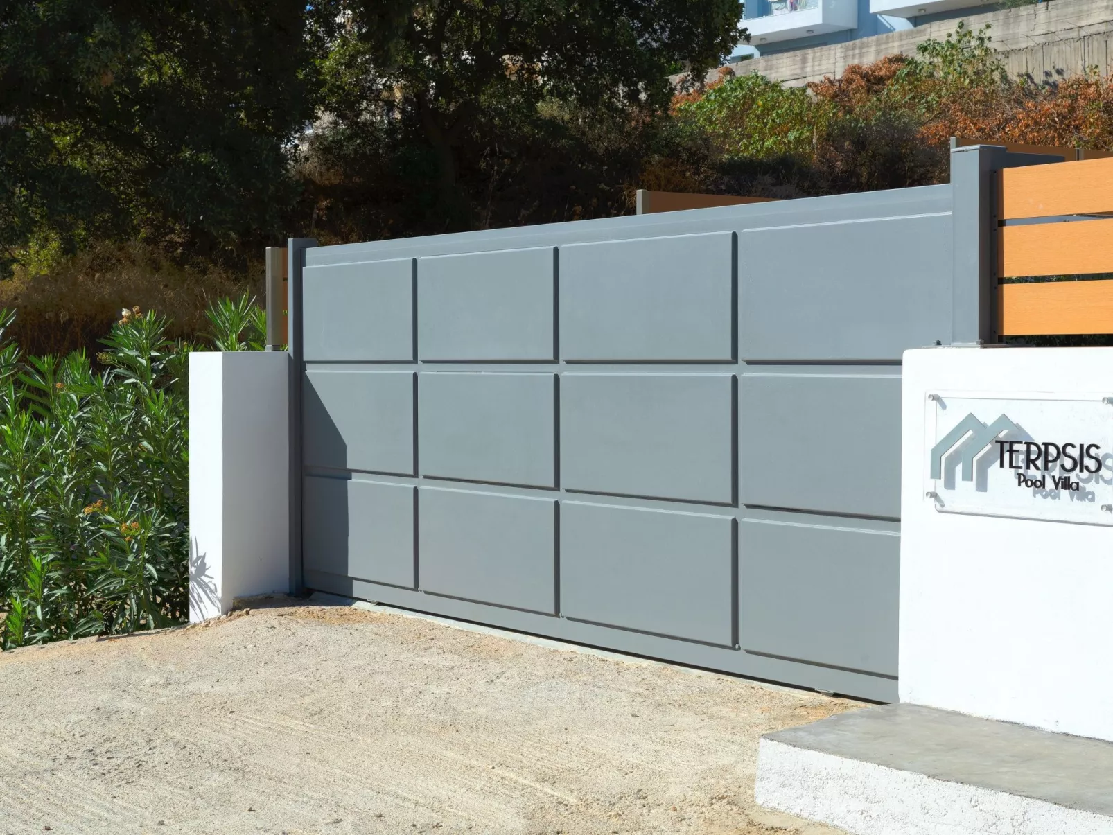 Schöne Pool-Villa Terpsis-Buiten