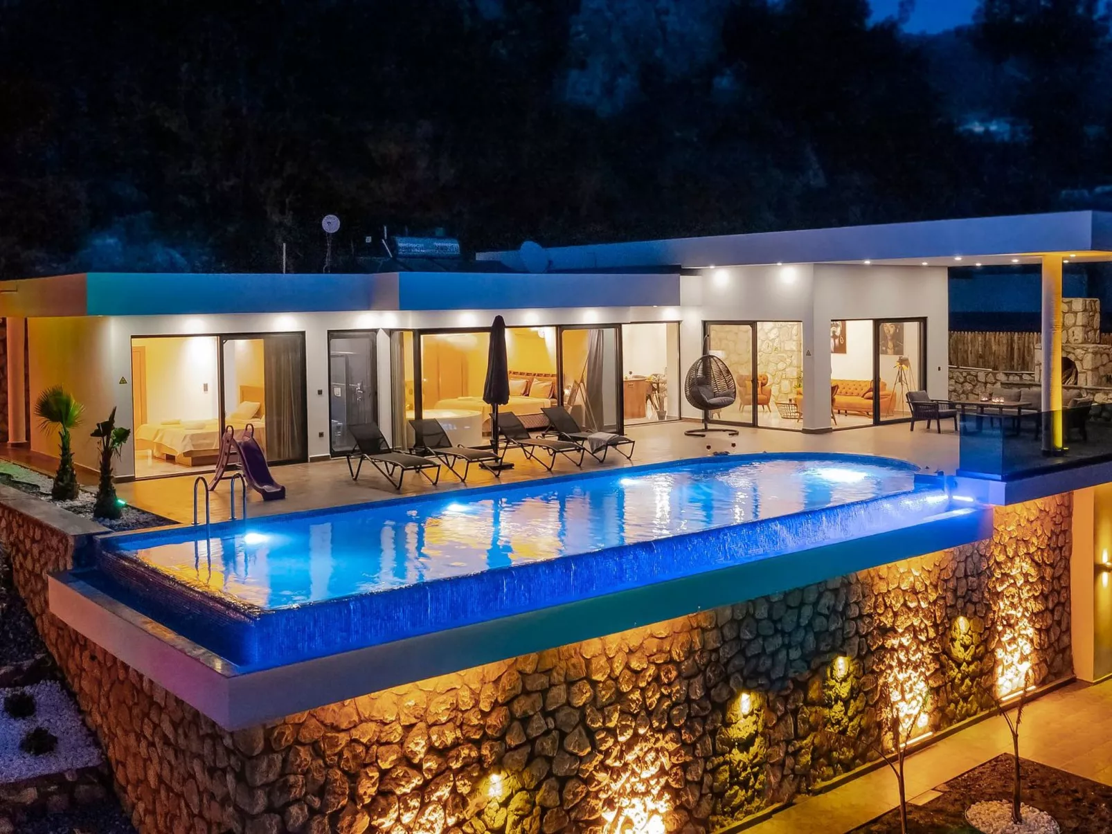 Schöne Villa mit Pool, Blick auf Meer und Tal-Binnen