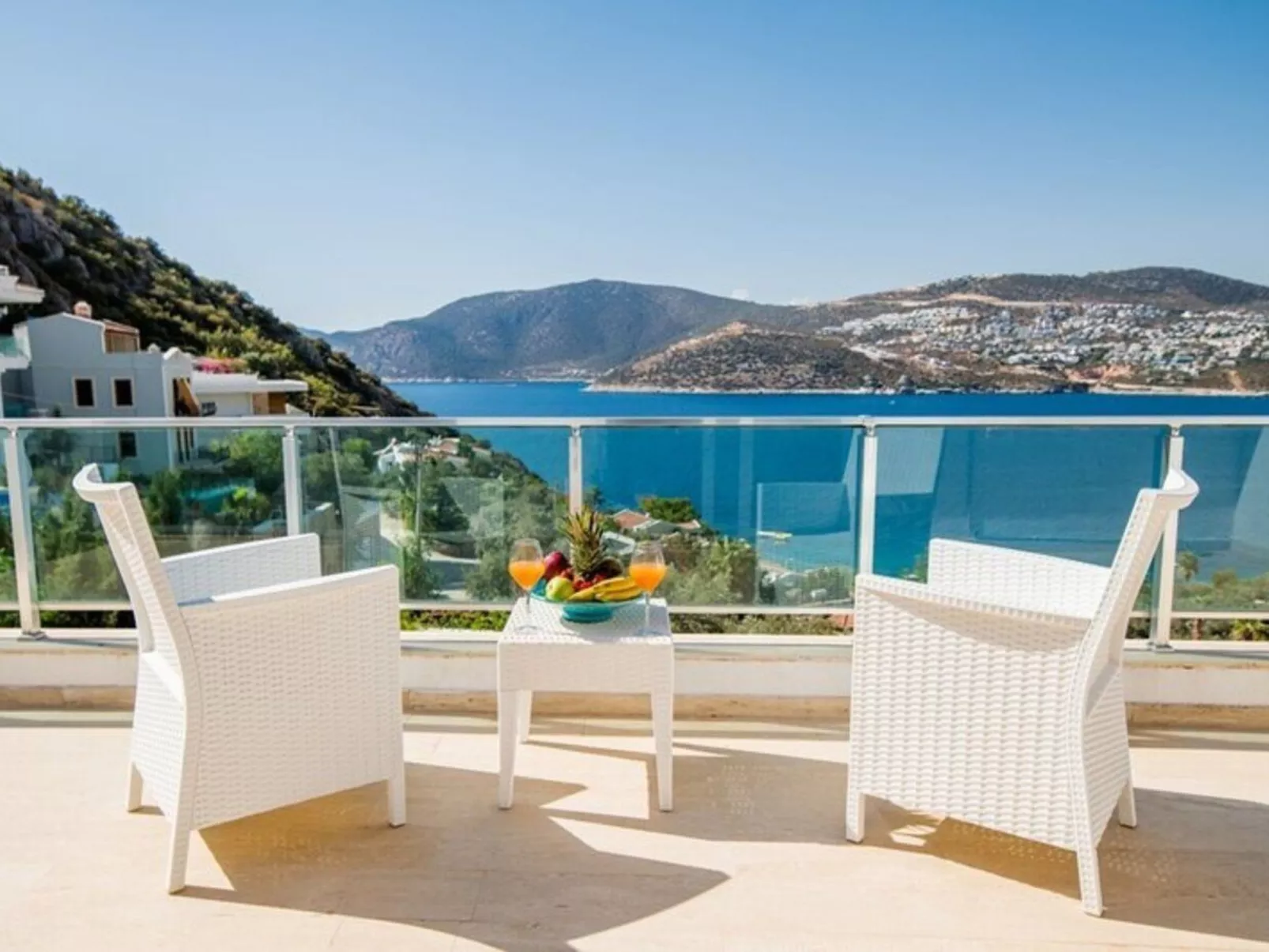 6 Personen nähe Strand