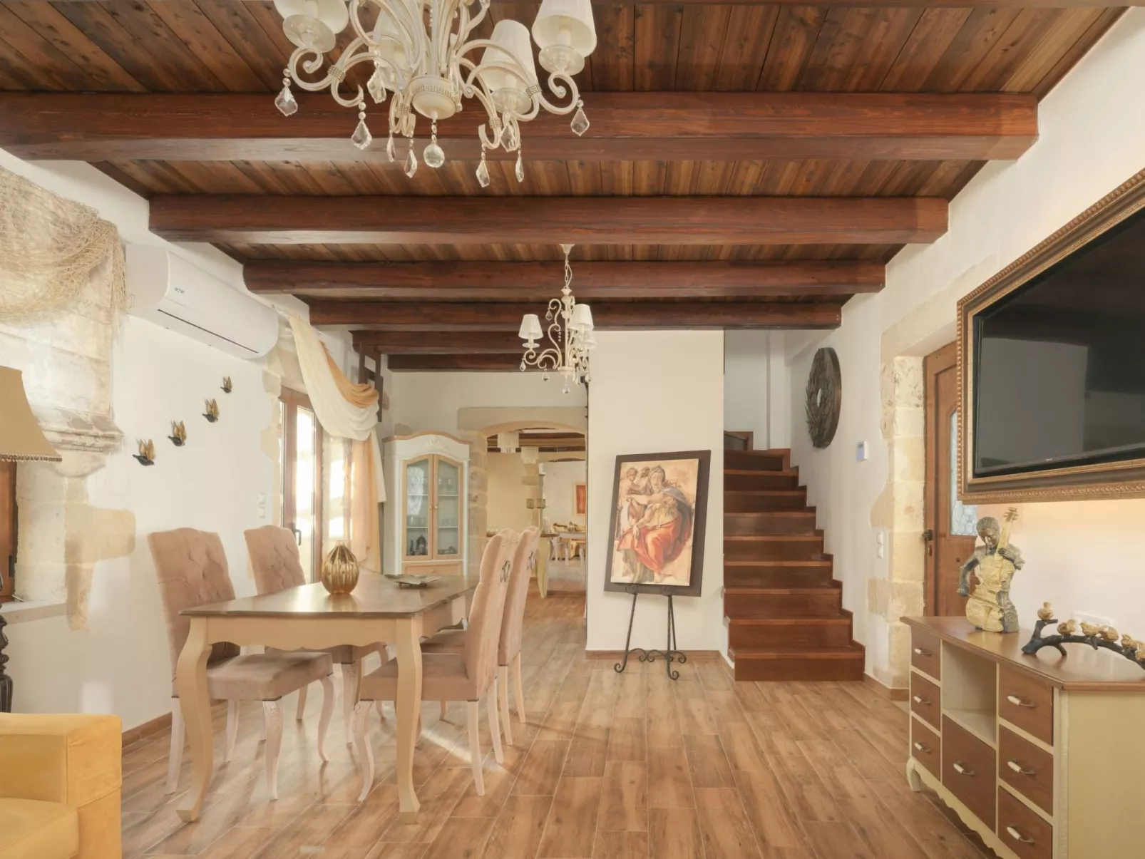 Nicole Villa - "Kostenloser" beheizter Pool, Village Escape-Binnen