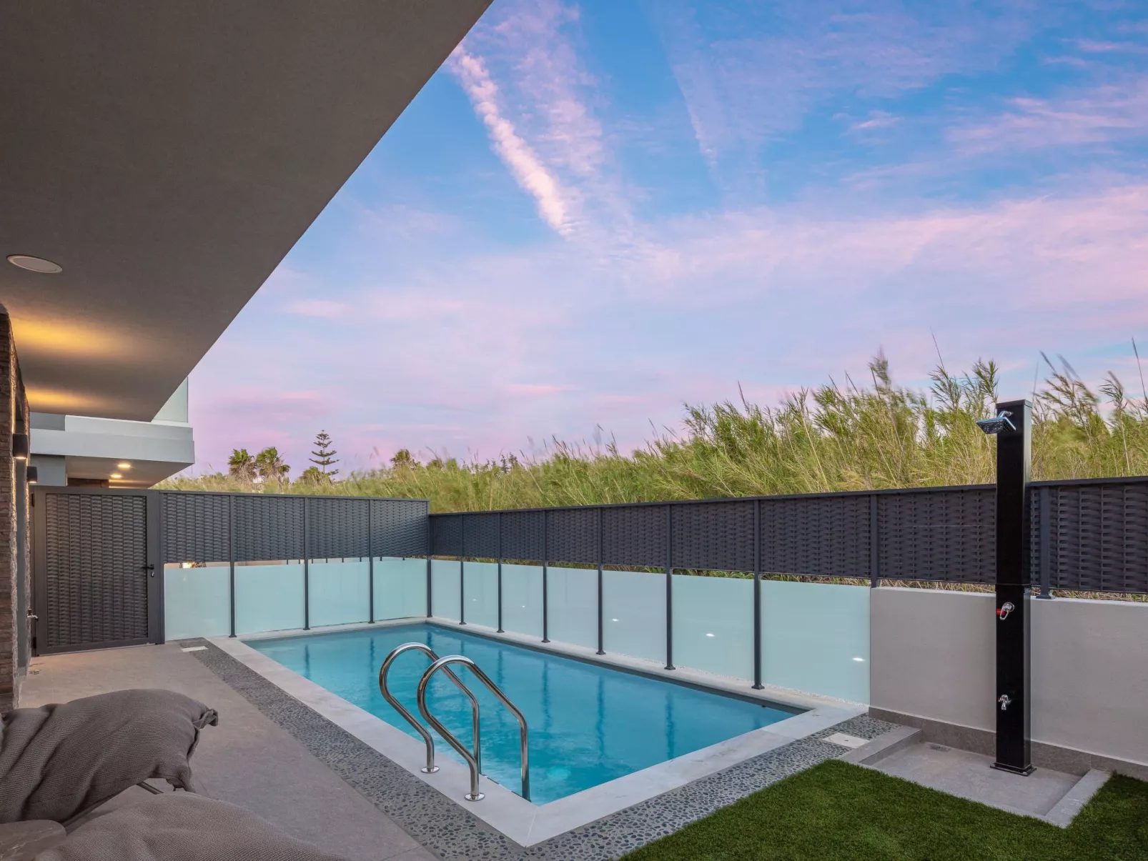 VillaSaints I - Pool und BBQ, Spaziergang zum Strand