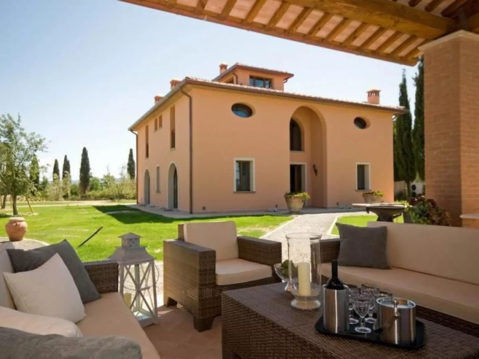 Villa Lestra Montelopio-Binnen