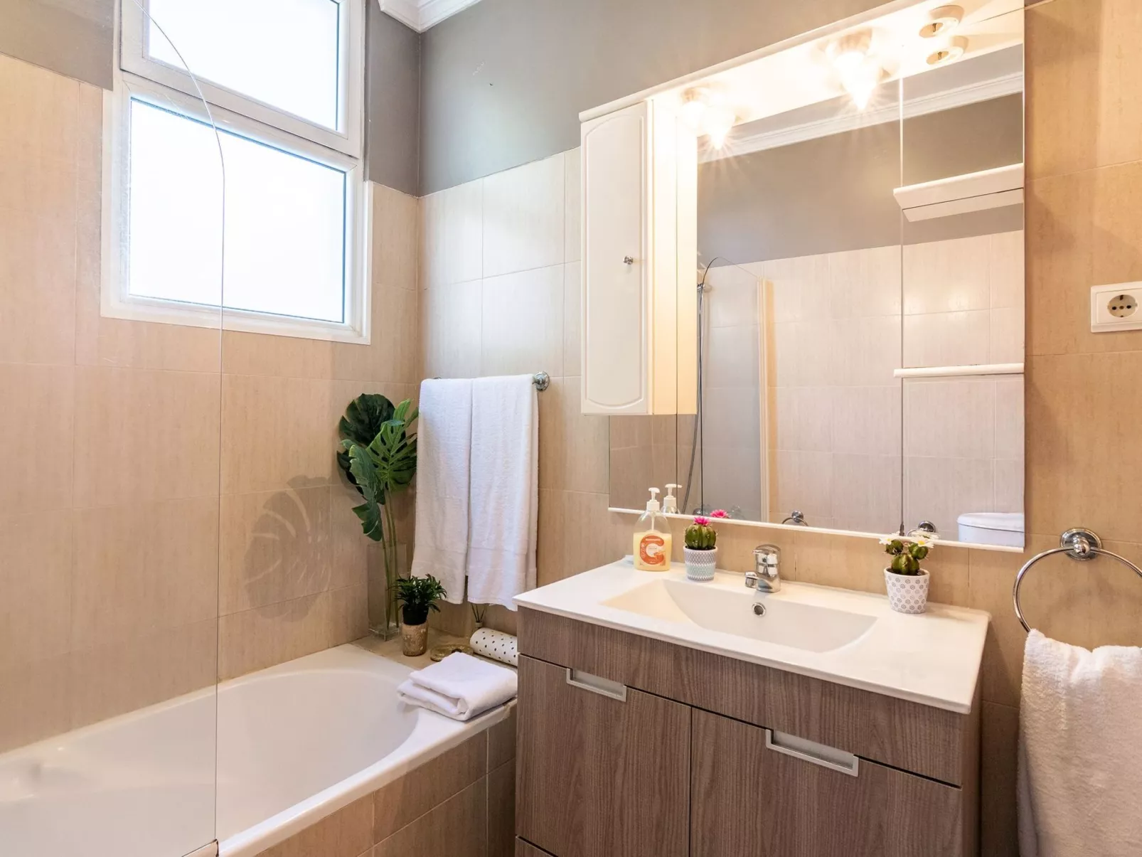 "Barcelos" mit Balkon-Binnen