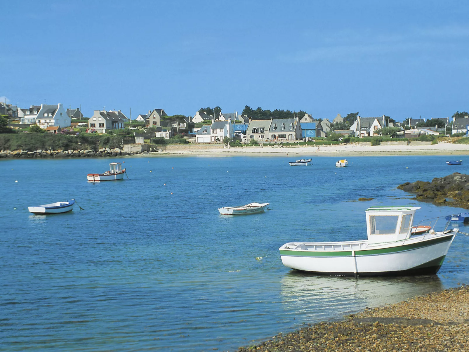 Küstennahes, bretonisches Ferienhaus mit Kamin-Omgeving
