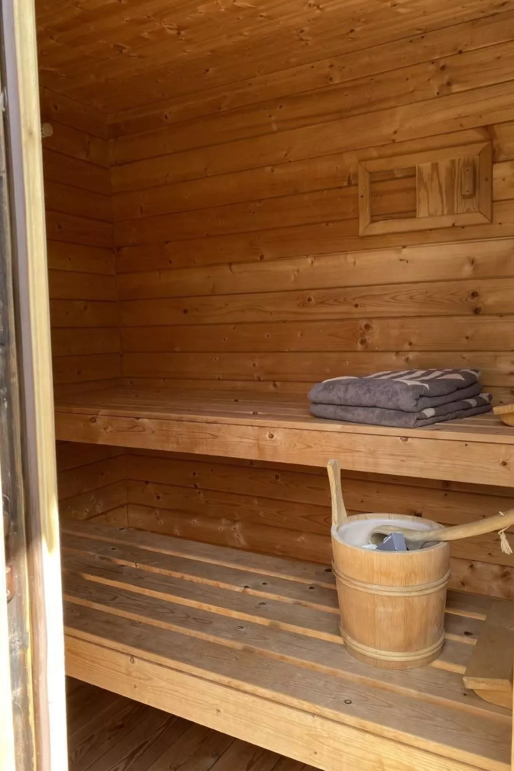 Top -Rustico mit Aussenwhirlpool beheizt und Sauna-Buiten