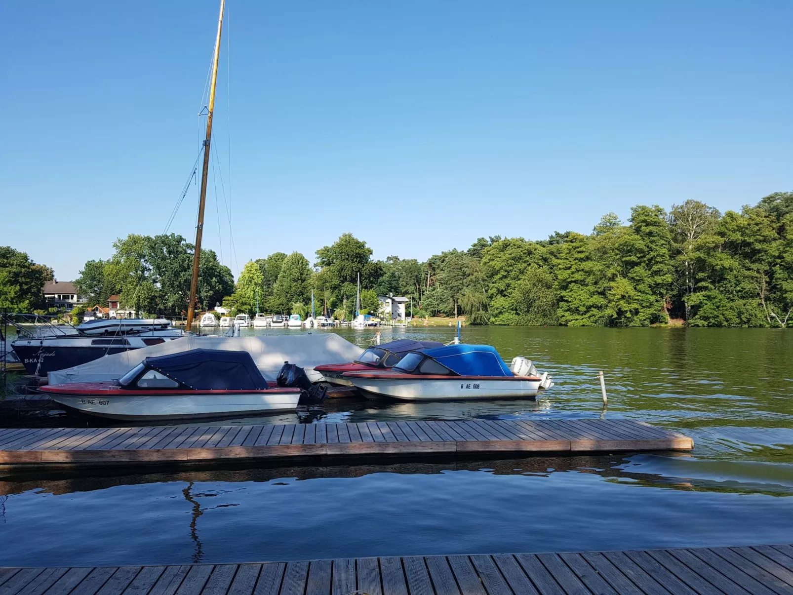 In Müggelheim mit eigener Terrasse-Buiten
