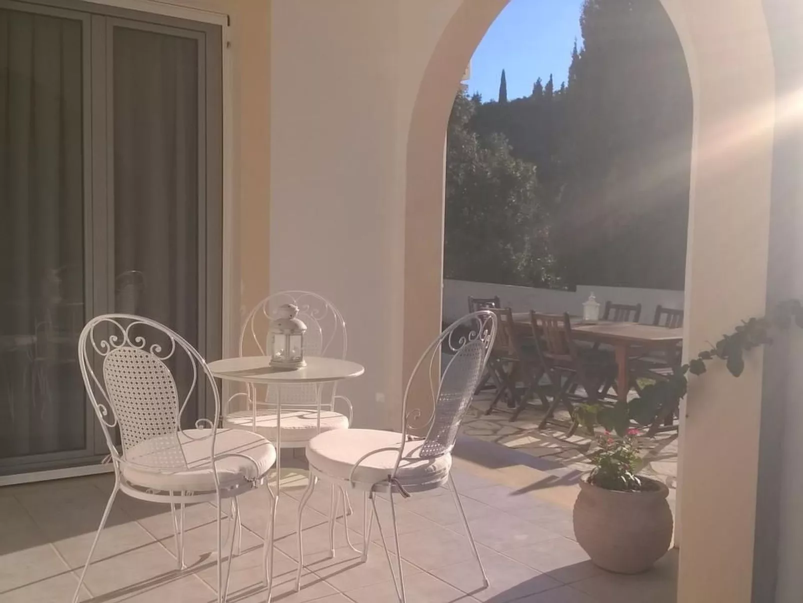 Ferienvilla mit Garten, Grill und Terrasse-Buiten