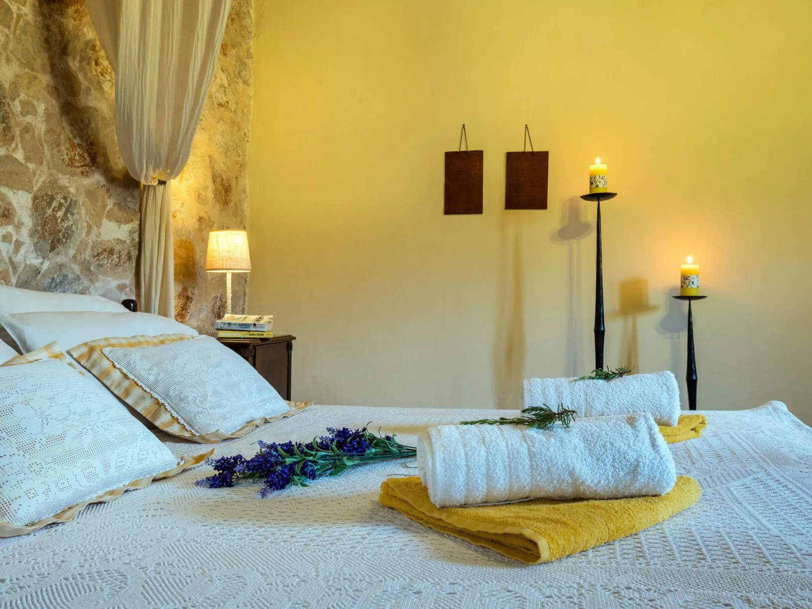 Villa aus Stein "Galatia"-Image-tags.info