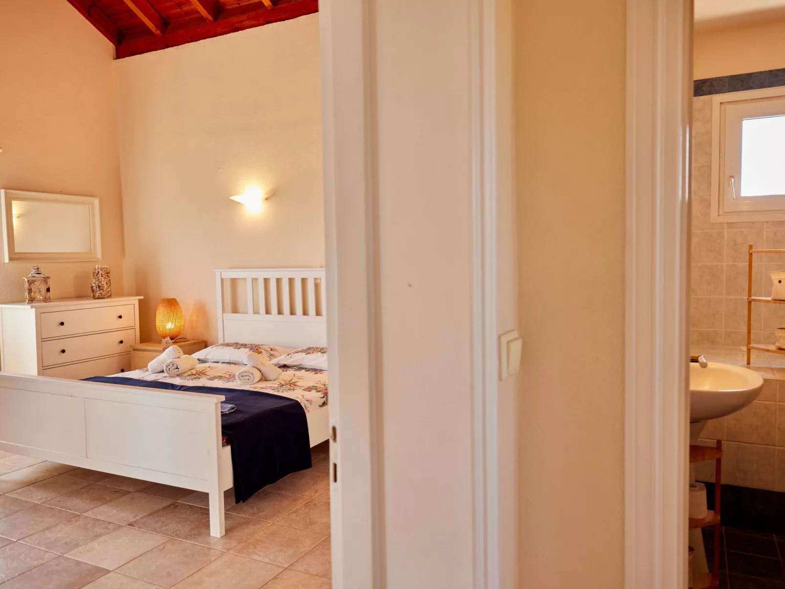 Edem Paradise-Binnen