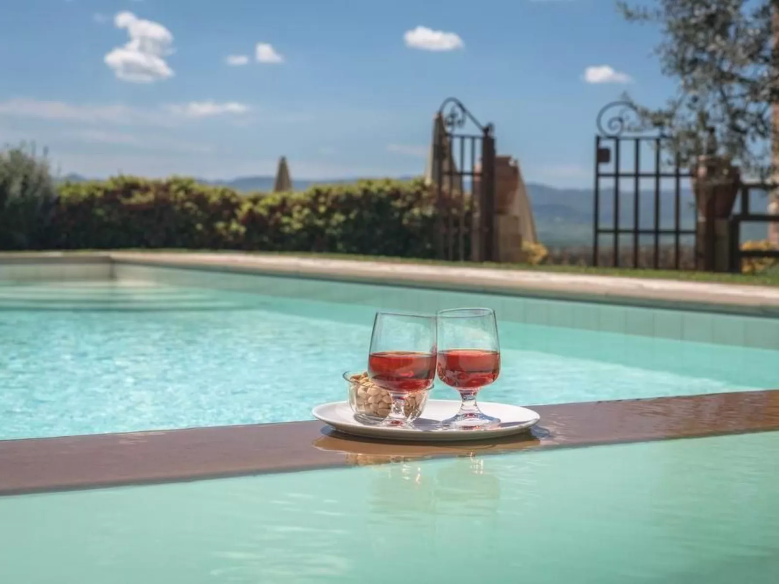 Villa Sassolina-Image-tags.info