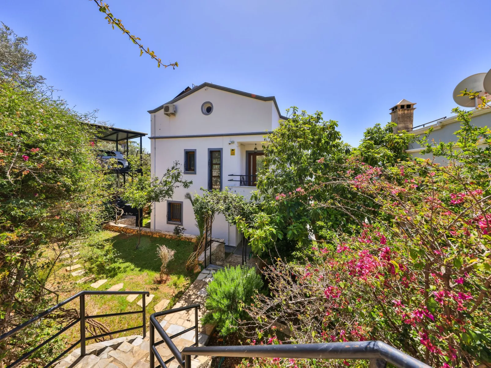 Villa mit Meerblick und privatem Pool-Image-tags.info