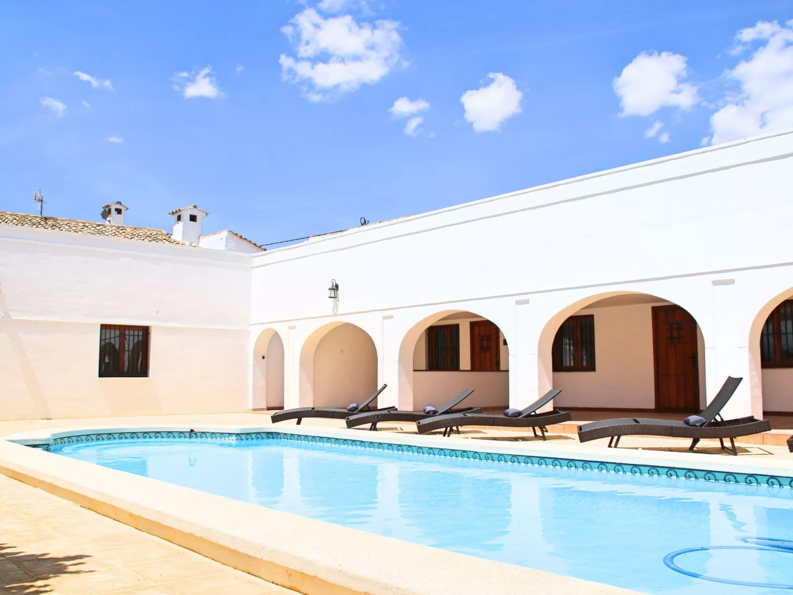 Schönes Haus in Villena mit fabelhaftem Pool