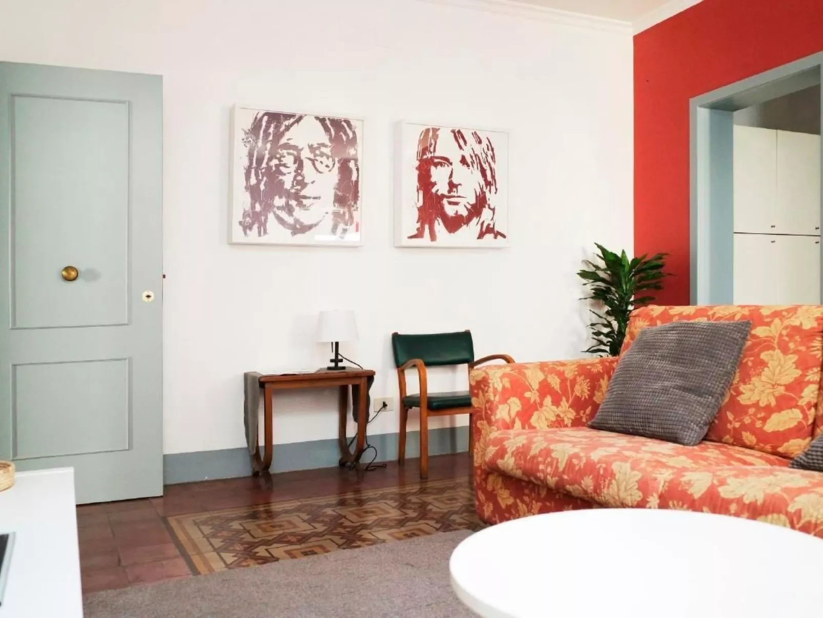 Mit privater Terrasse