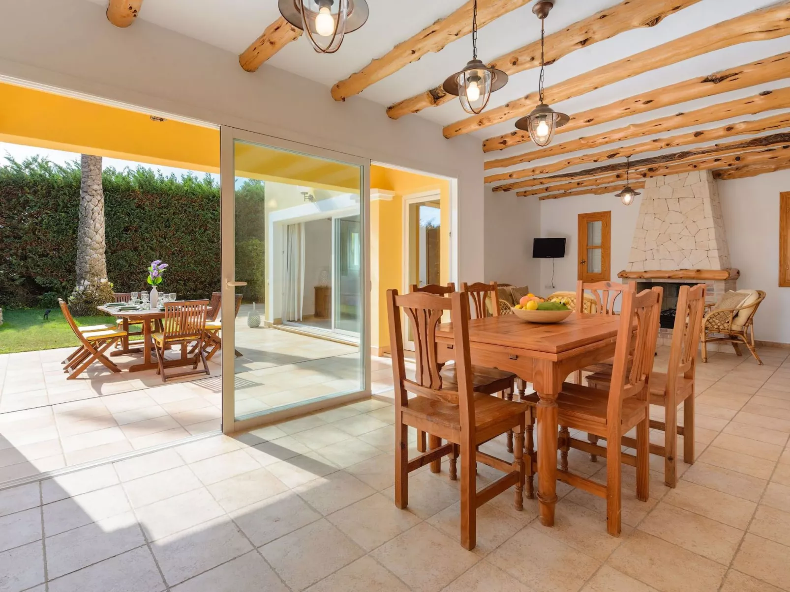 Schöne Villa Belvedere mit 4 Schlafzimmern, 3 Bädern, beheiztem Pool, zwei Whir-Binnen