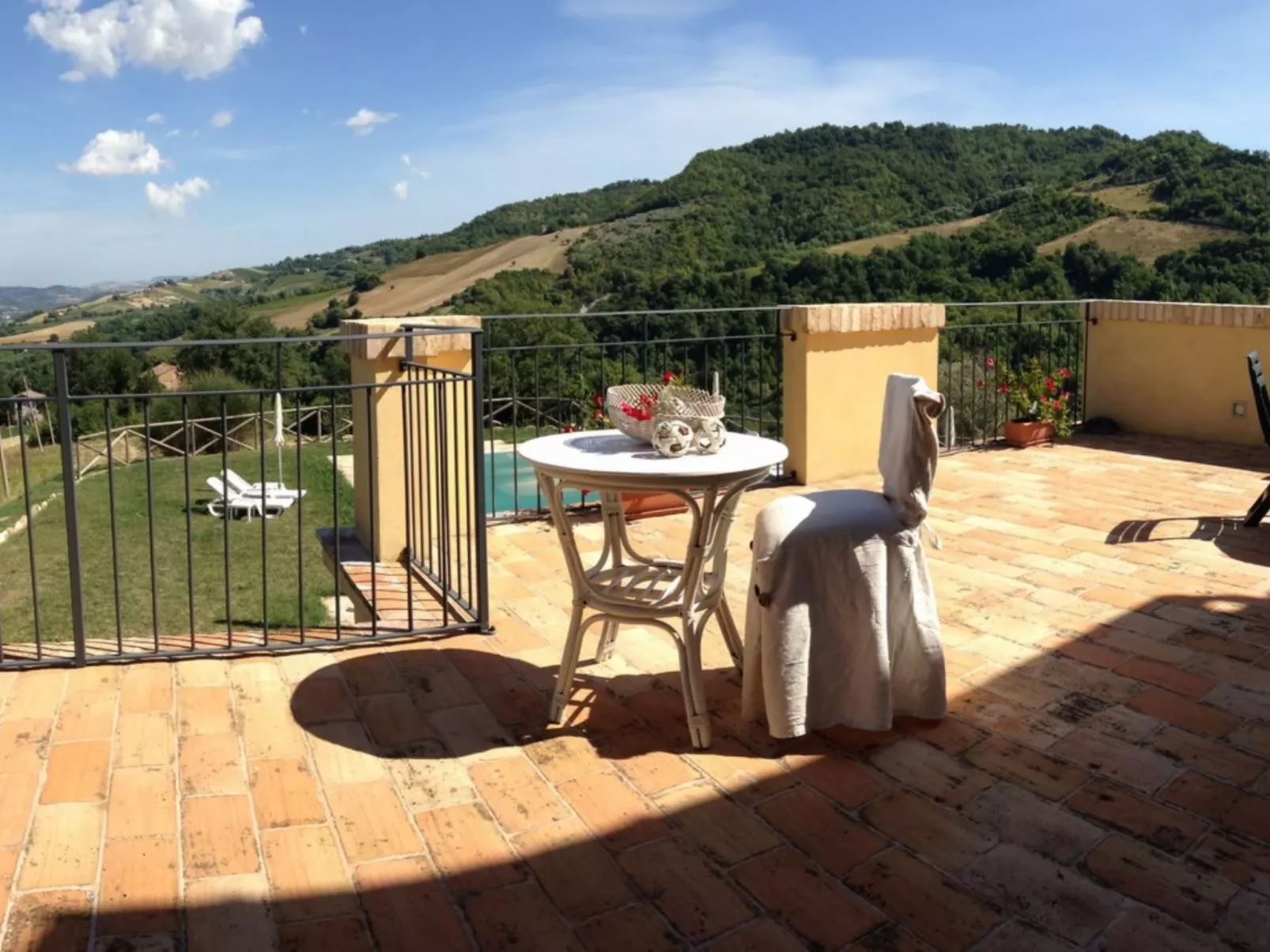 Villa mit privatem Pool und unglaublicher Aussicht-Image-tags.info