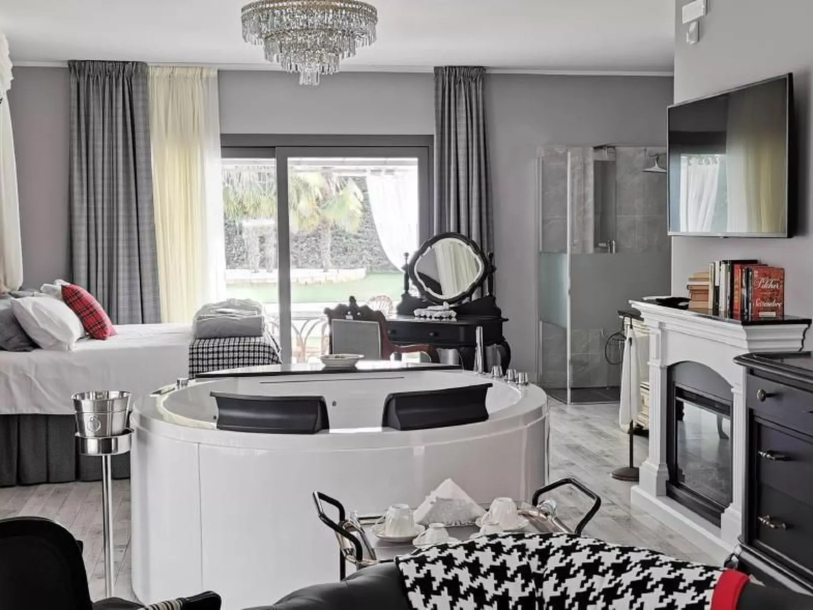 Ferienvilla 'Villa San Valentino-Binnen