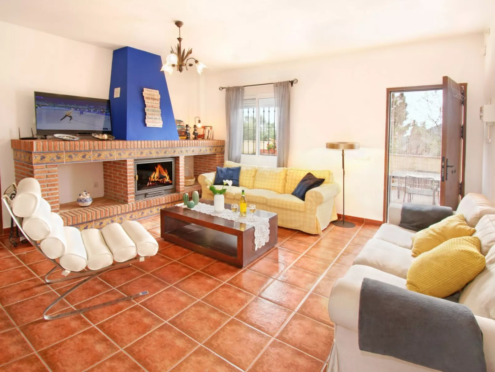 Ganzes Haus in Comares mit abschließbarem Parkplatz-Image-tags.info