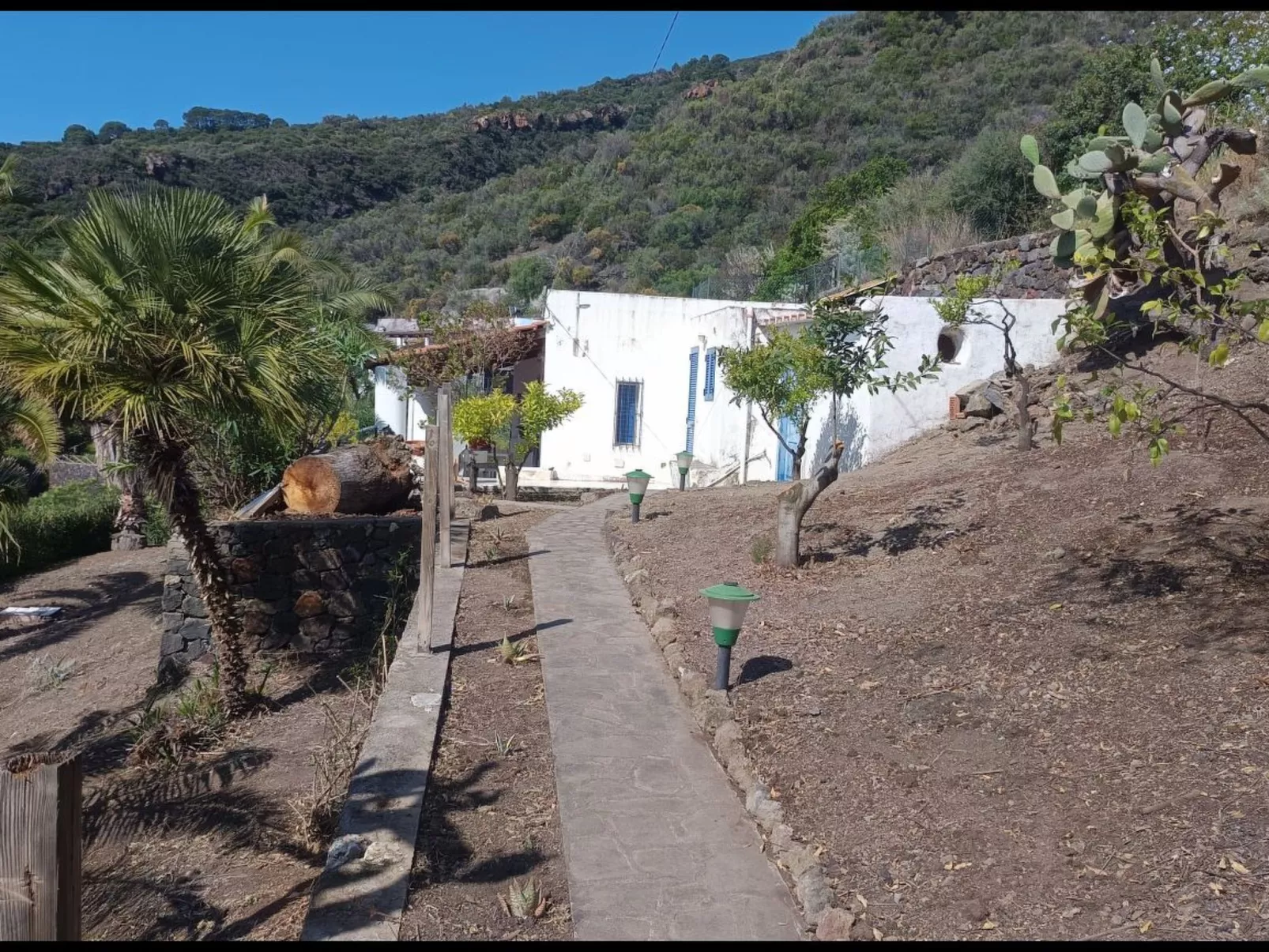 Villa in Panoramasprache, nur wenige Minuten vom Meer entfernt-Buiten