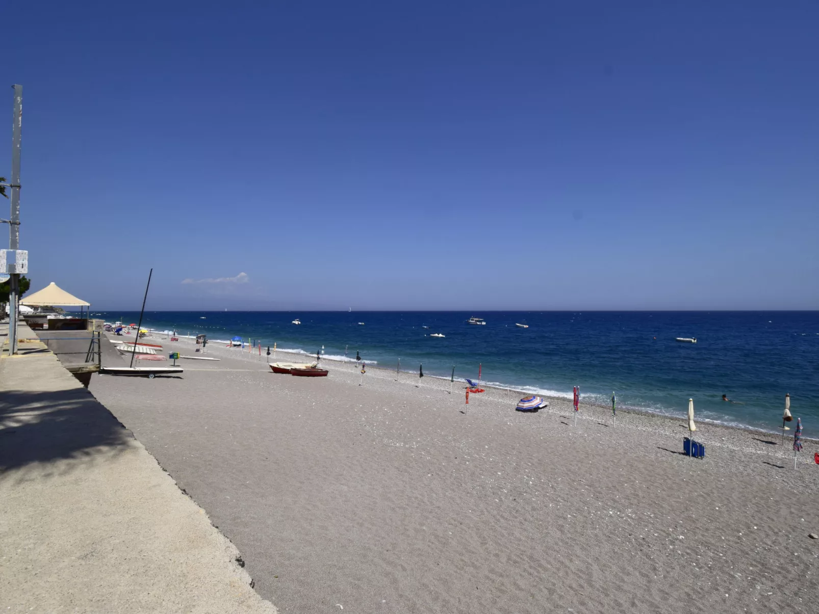 Villa Finù - Panoramavilla mit Pool-Omgeving