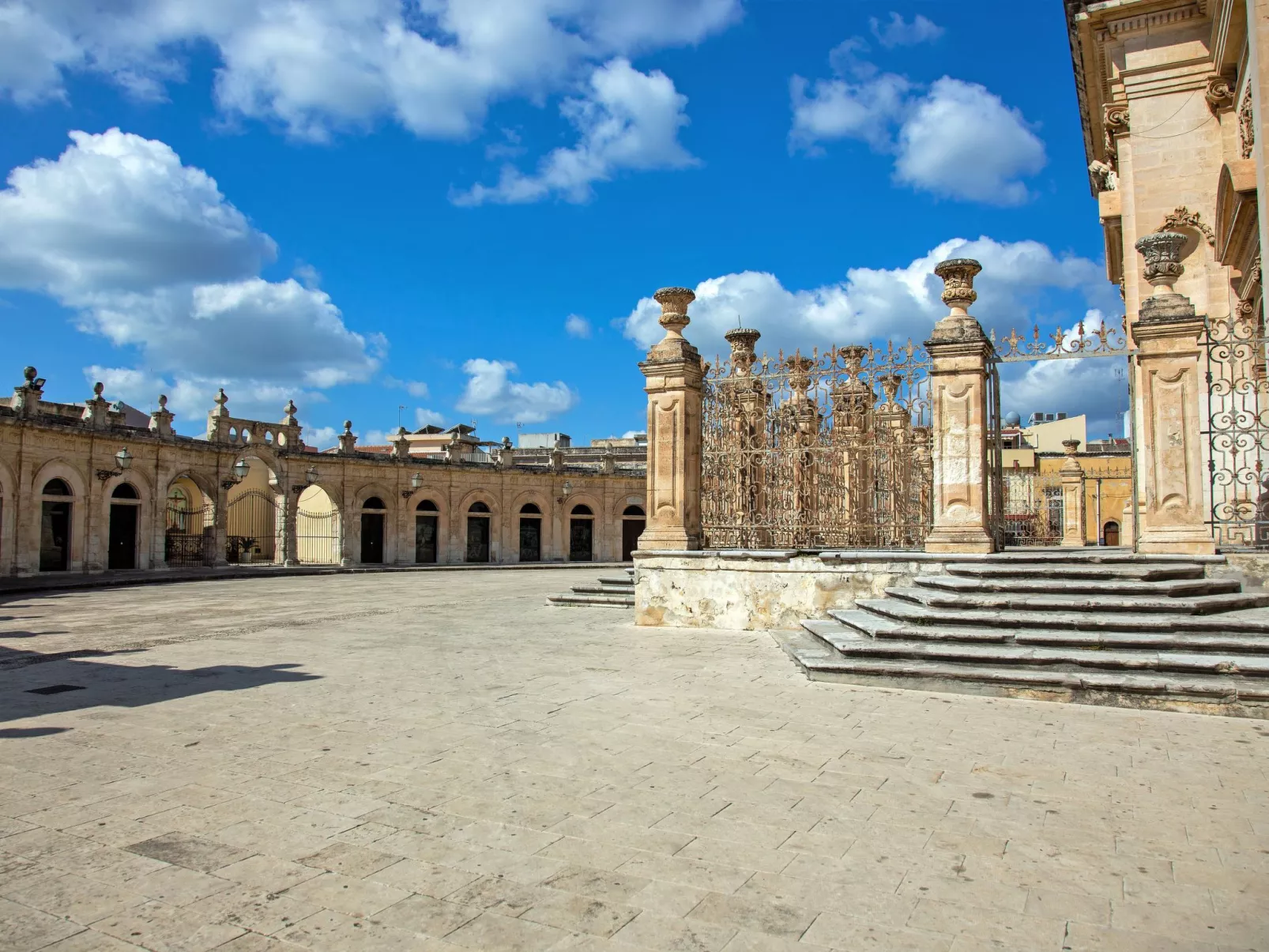 Edoné, Wohnung mit Blick auf einen Sandstrand-Omgeving